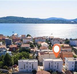 4 Bedroom Villa with Pool near Vodice town, Sibenik Riviera, sleeps 8